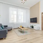Kmety Deluxe Home With Sauna