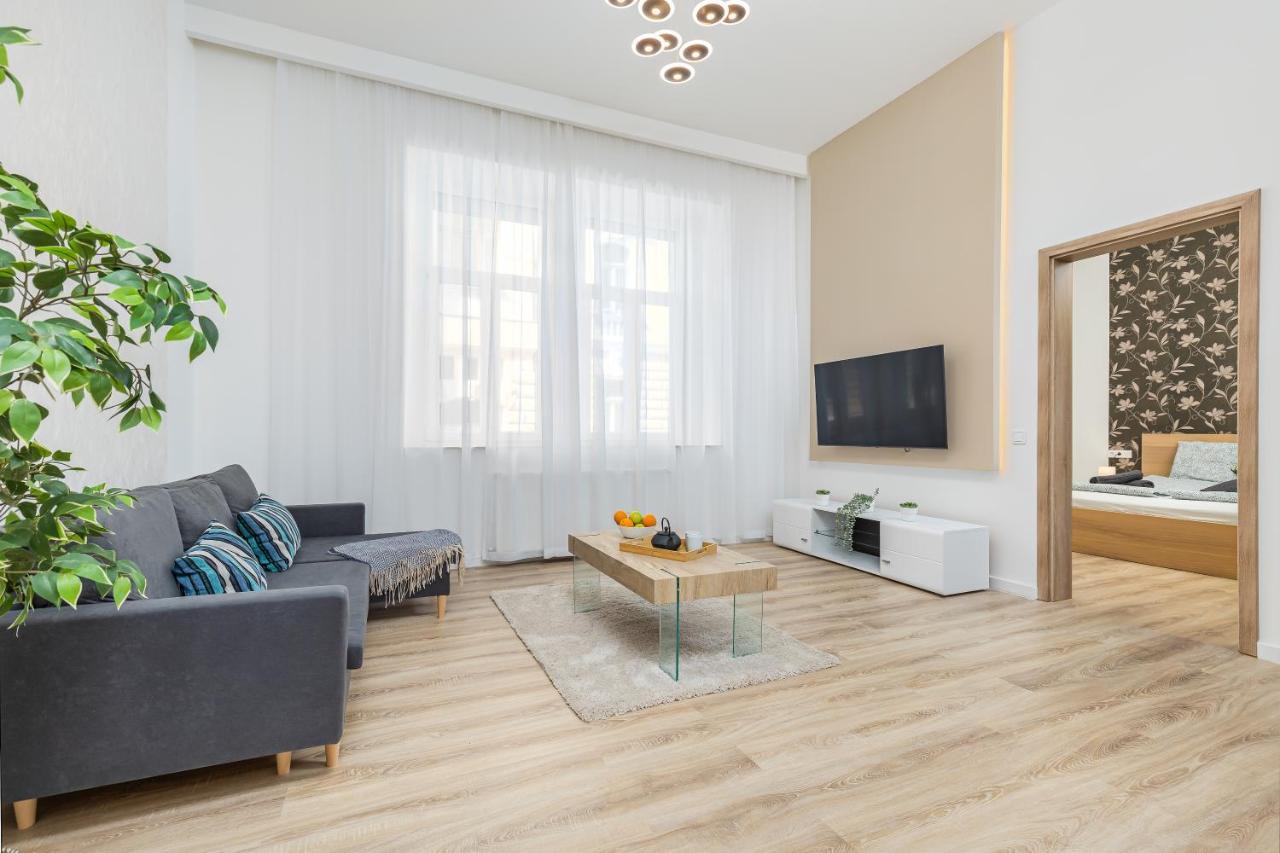 Kmety Deluxe With Sauna Apartment